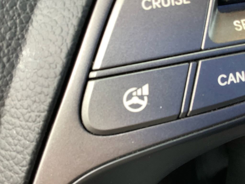 Used 2013 Hyundai Santa Fe Sport AWD/4WD image 28