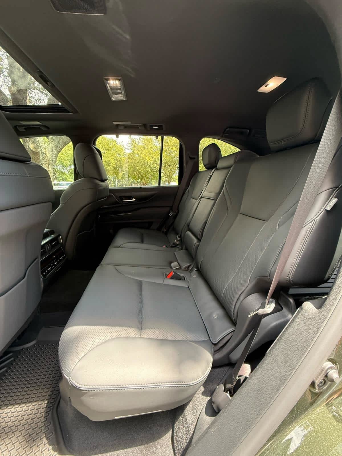 Used 2026 Lexus LX 700h Overtrail w/ Accessory Package (Z1) AWD/4WD image 14