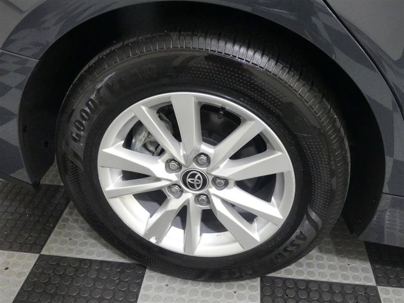 Used 2025 Toyota Camry LE w/ Convenience Package AWD/4WD image 17