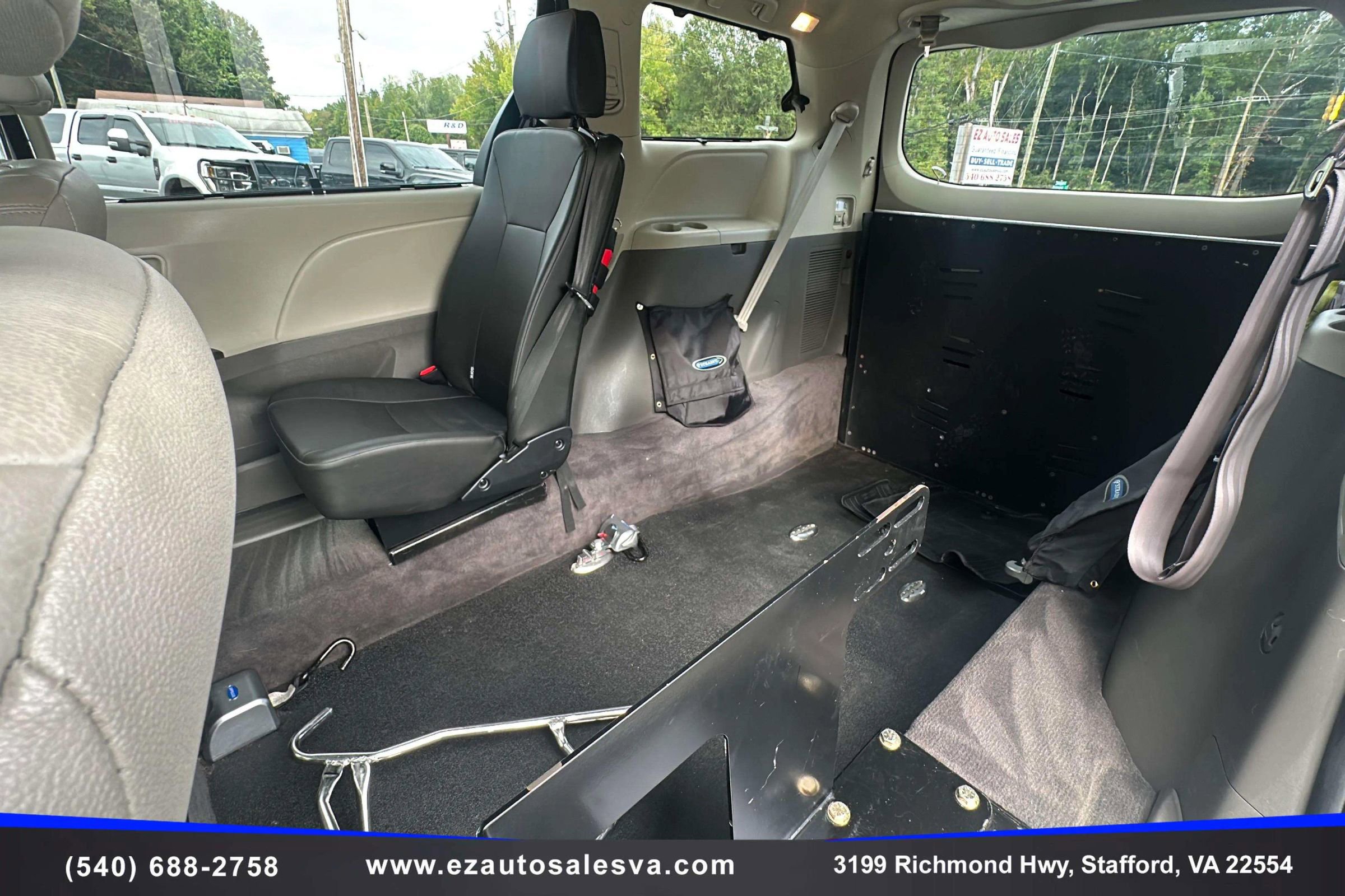 Used 2020 Toyota Sienna XLE image 22