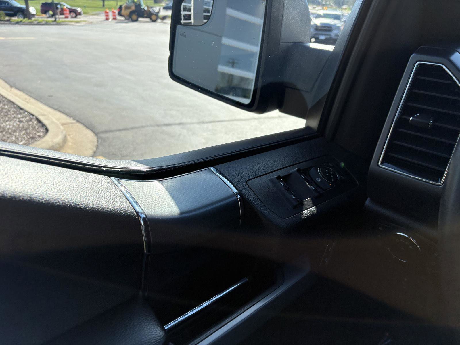 Used 2017 Ford F150 XLT w/ Equipment Group 302A Luxury AWD/4WD image 14