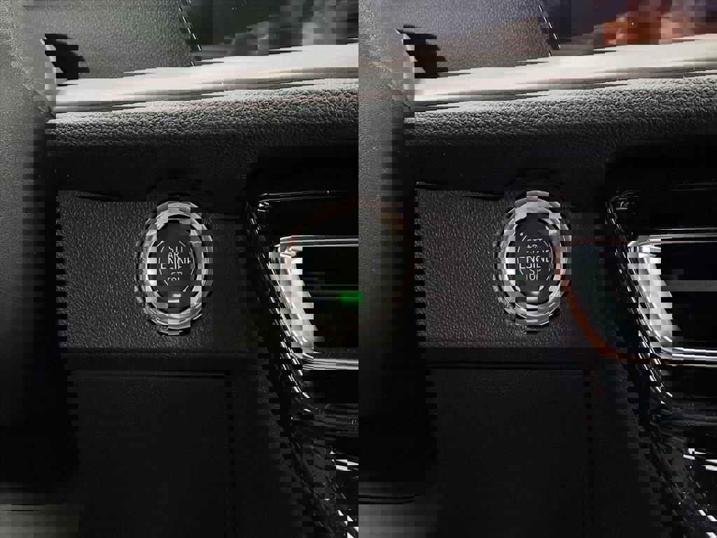 New 2026 Chevrolet Traverse LT w/ Sun and Wheel Package image 18