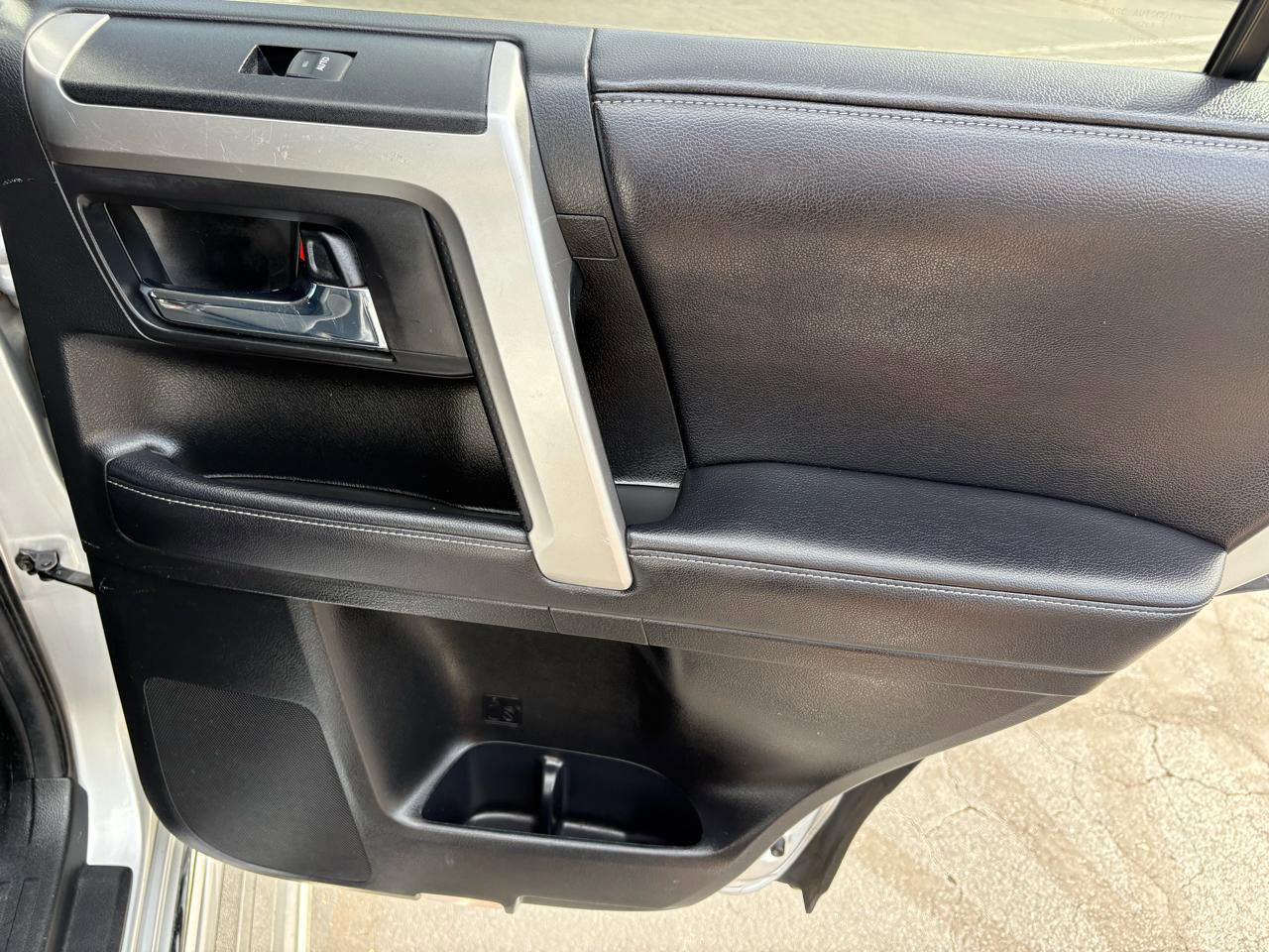 Used 2018 Toyota 4Runner Limited AWD/4WD image 25