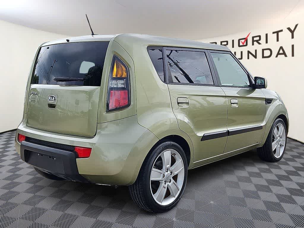 Used 2010 Kia Soul ! FWD image 4