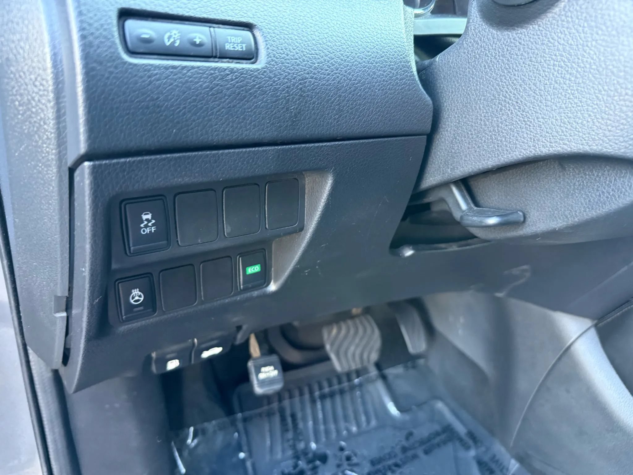 Used 2018 Nissan Rogue Sport SL FWD image 11