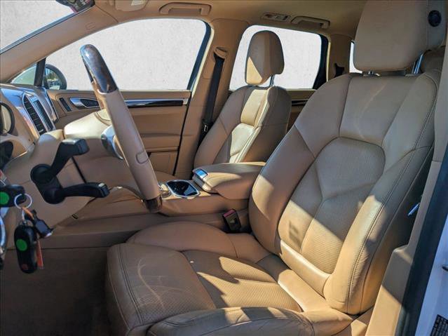 Used 2014 Porsche Cayenne Platinum Edition image 16