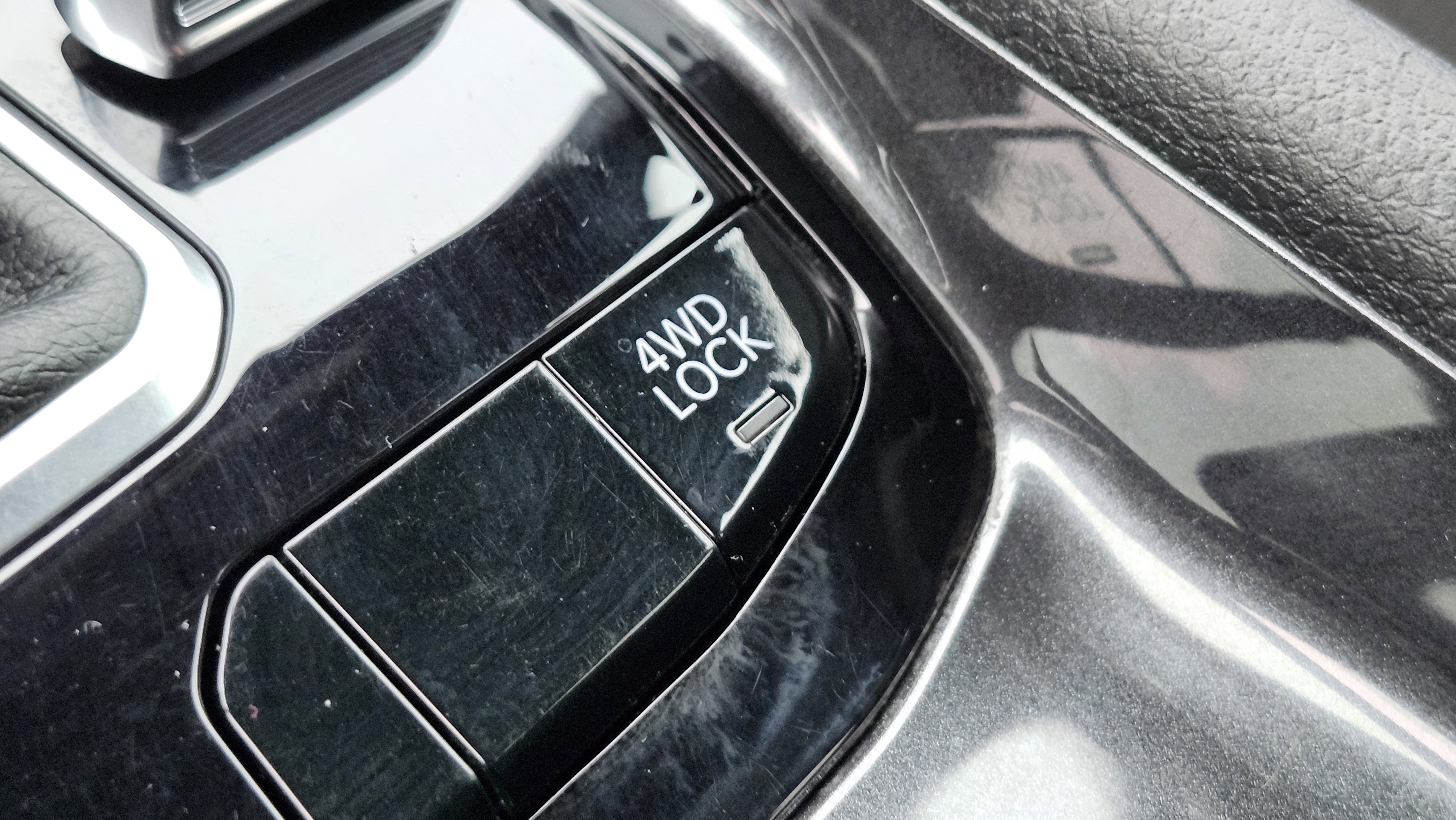 Used 2025 Jeep Compass Sport image 30