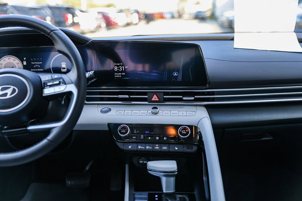 Certified 2024 Hyundai Elantra Limited image 13
