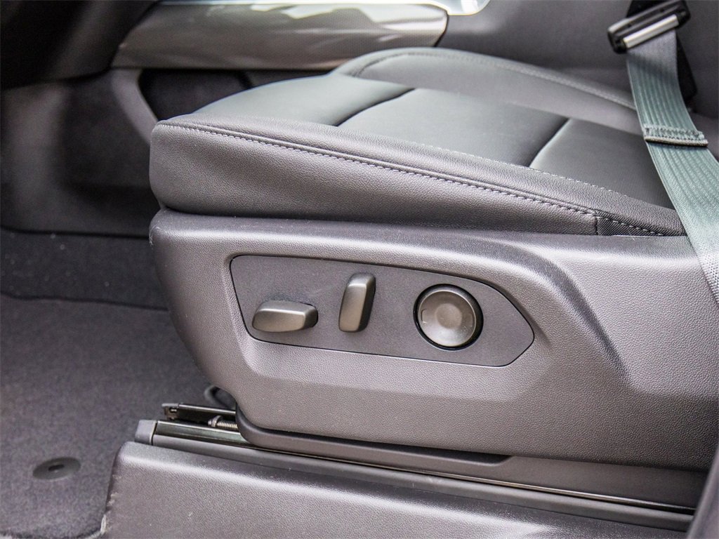 New 2026 GMC Sierra 3500 SLT w/ SLT Premium Package image 27