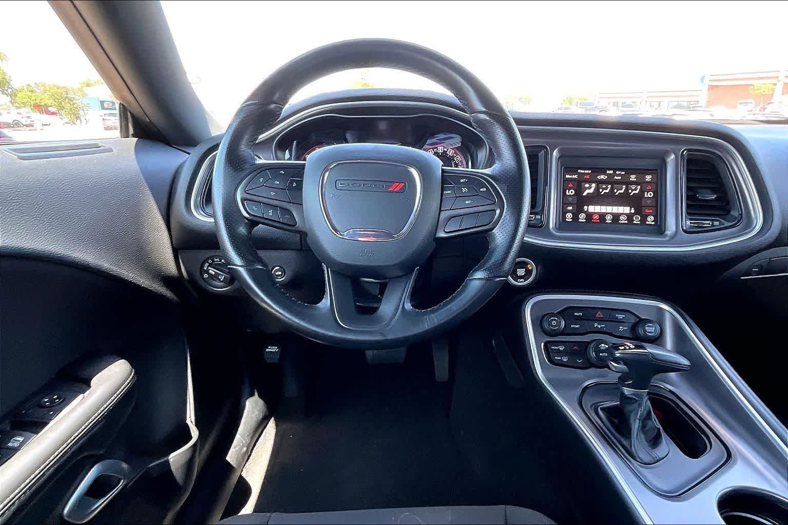 Used 2021 Dodge Challenger SXT w/ Driver Convenience Group RWD image 11