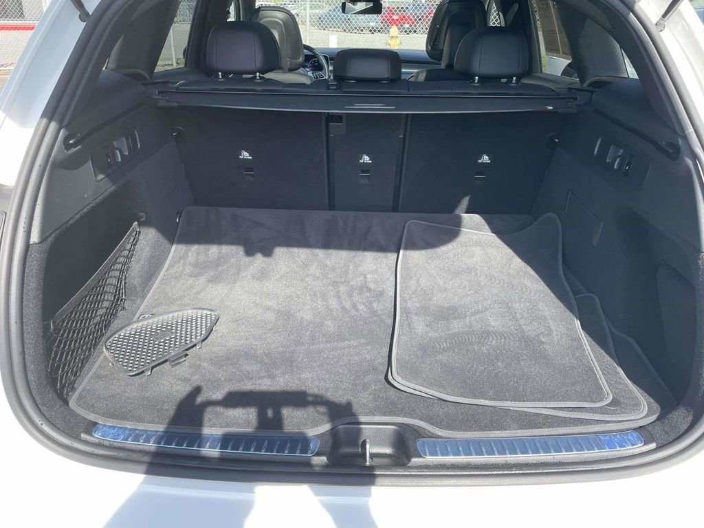 Used 2024 Mercedes-Benz GLC 300 4MATIC image 46