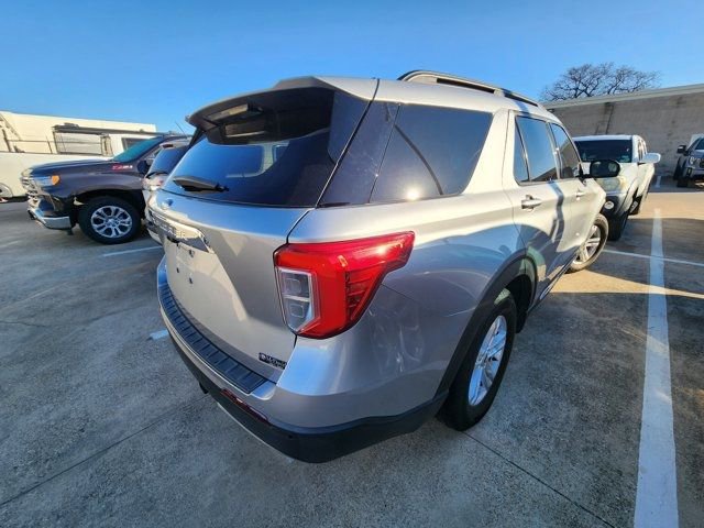 Used 2021 Ford Explorer XLT w/ Equipment Group 202A image 6