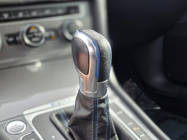 Used 2016 Volkswagen e-Golf SEL Premium image 32