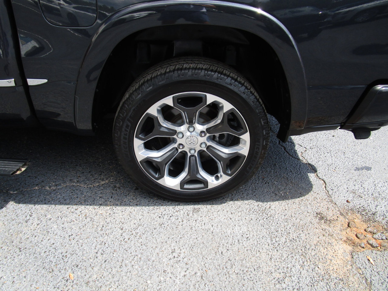 Used 2019 RAM 1500 Limited image 25