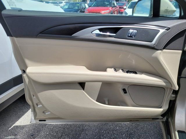 Used 2017 Lincoln MKZ Reserve image 11