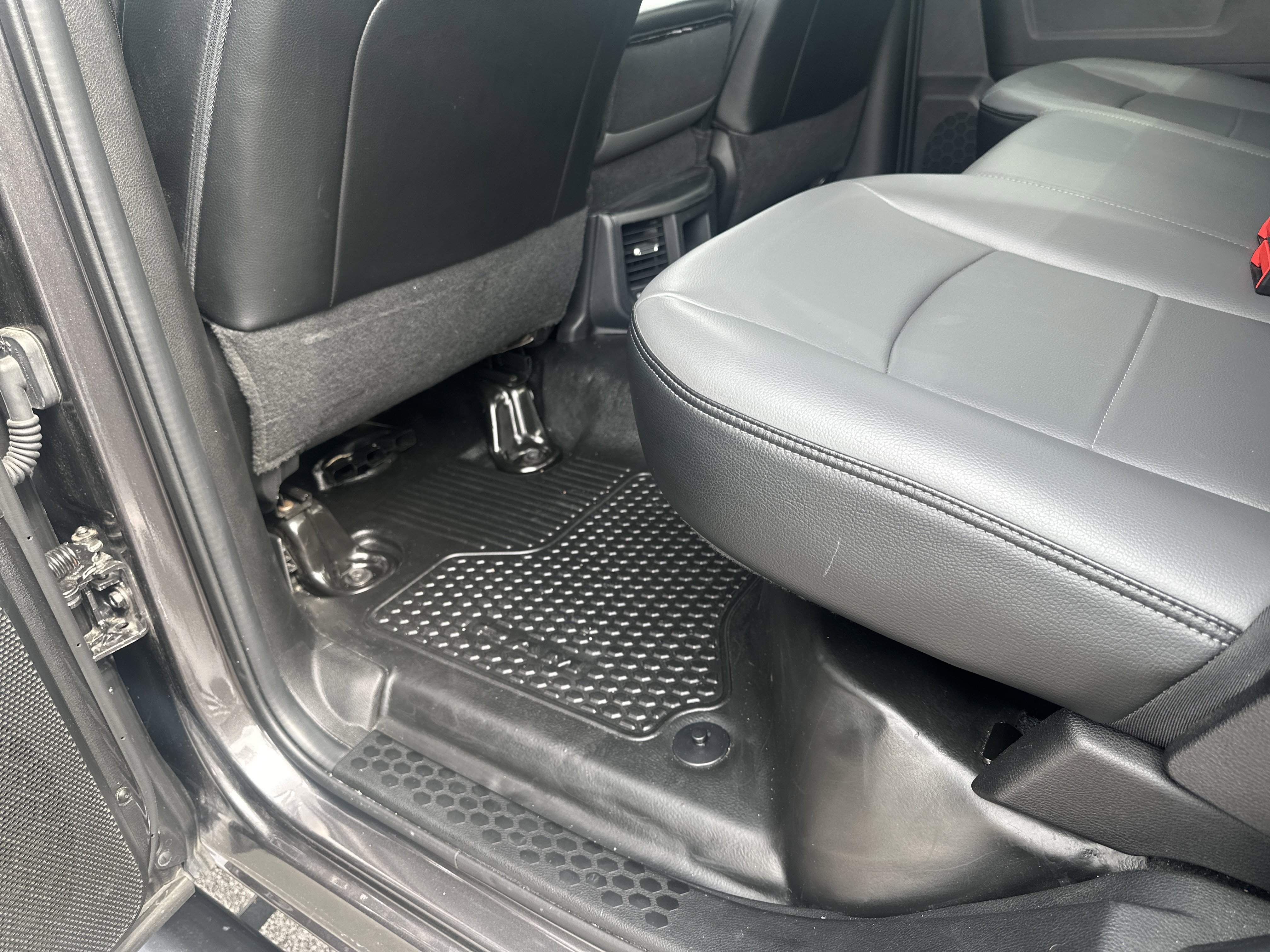 Used 2024 RAM 2500 Tradesman w/ Chrome Appearance Group AWD/4WD image 18