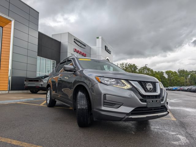 Used 2019 Nissan Rogue SV AWD/4WD image 3