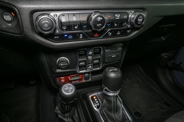Used 2024 Jeep Wrangler Unlimited AWD/4WD image 29
