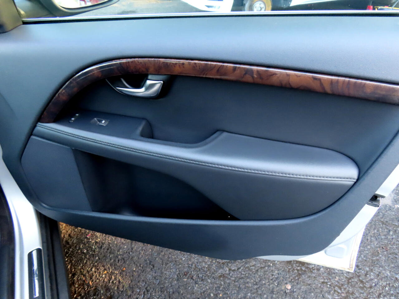 Used 2016 Volvo XC70 T5 Premier w/ Proximity Package image 20