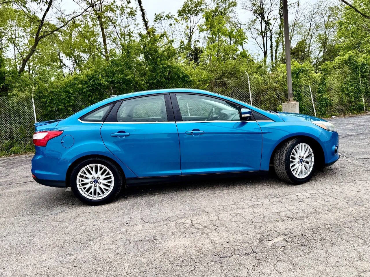 Used 2013 Ford Focus Titanium FWD image 2