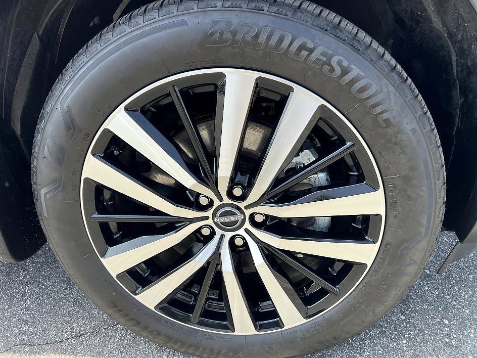 Certified 2024 Nissan Pathfinder Platinum w/ Cargo Package image 12