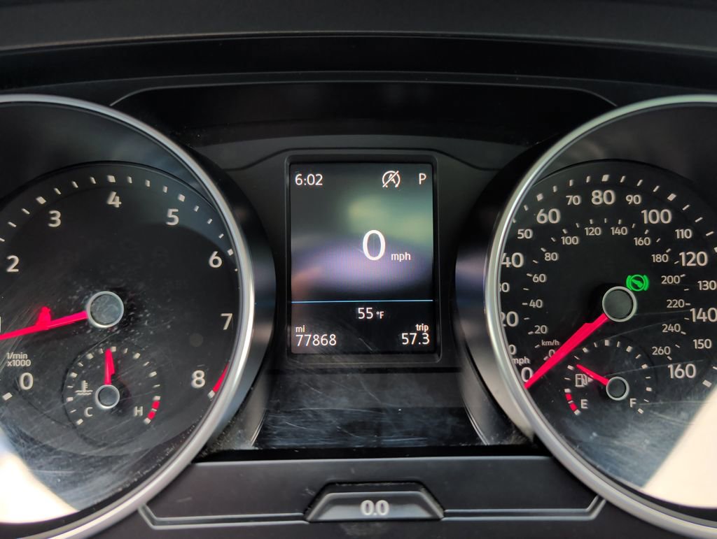 Used 2018 Volkswagen Tiguan SE w/ Panoramic Sunroof Package image 12