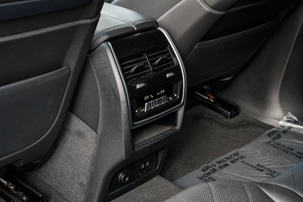 Used 2023 BMW X7 xDrive40i w/ M Sport Package image 19