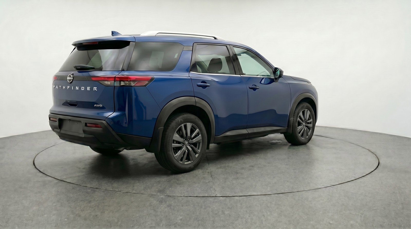 Used 2025 Nissan Pathfinder SV AWD/4WD image 9
