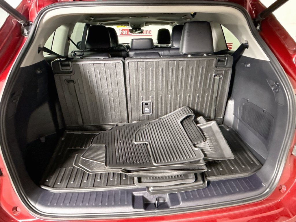 Certified 2022 Toyota Highlander XLE AWD/4WD image 30