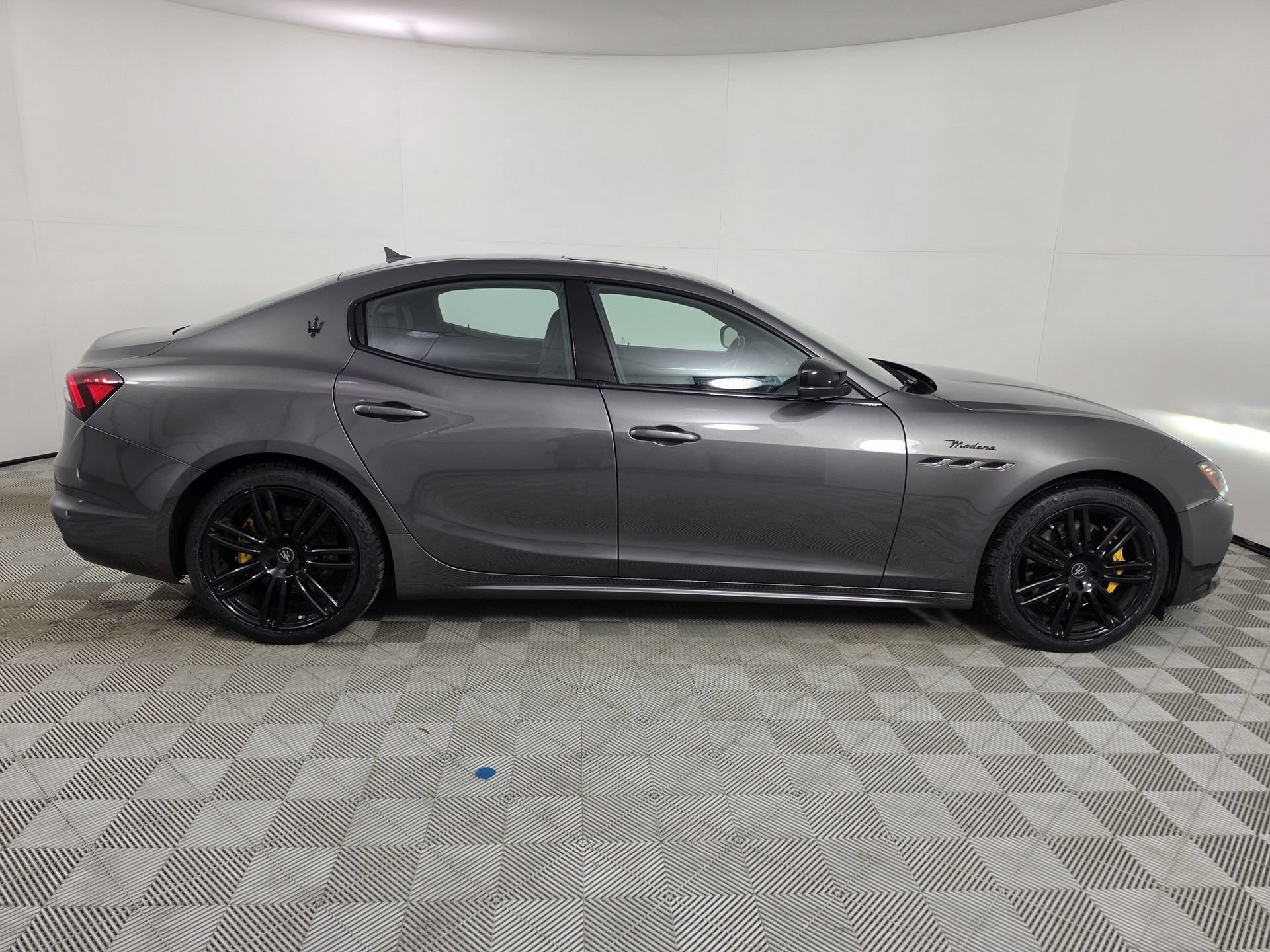 Used 2023 Maserati Ghibli Modena Q4 AWD/4WD image 43