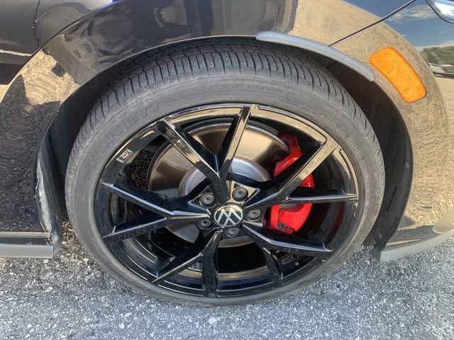 Used 2024 Volkswagen GTI SE w/ SE Leather Seats Package image 10