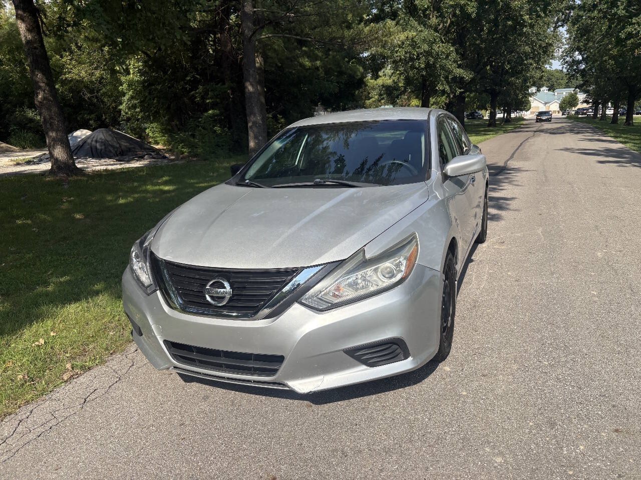 Used 2017 Nissan Altima 2.5 S w/ Power Driver Seat Package FWD image 3