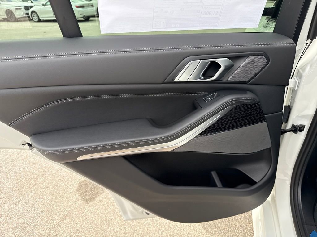 New 2026 BMW X5 xDrive50e w/ M Sport Package image 22
