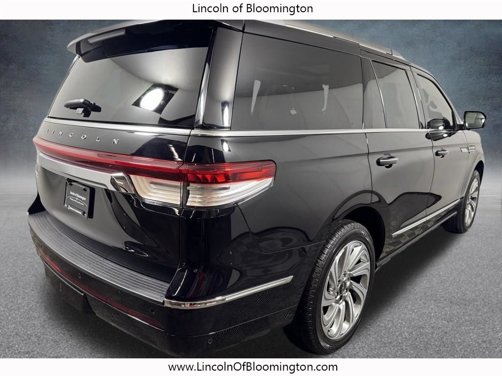 Used 2024 Lincoln Navigator Reserve AWD/4WD image 7