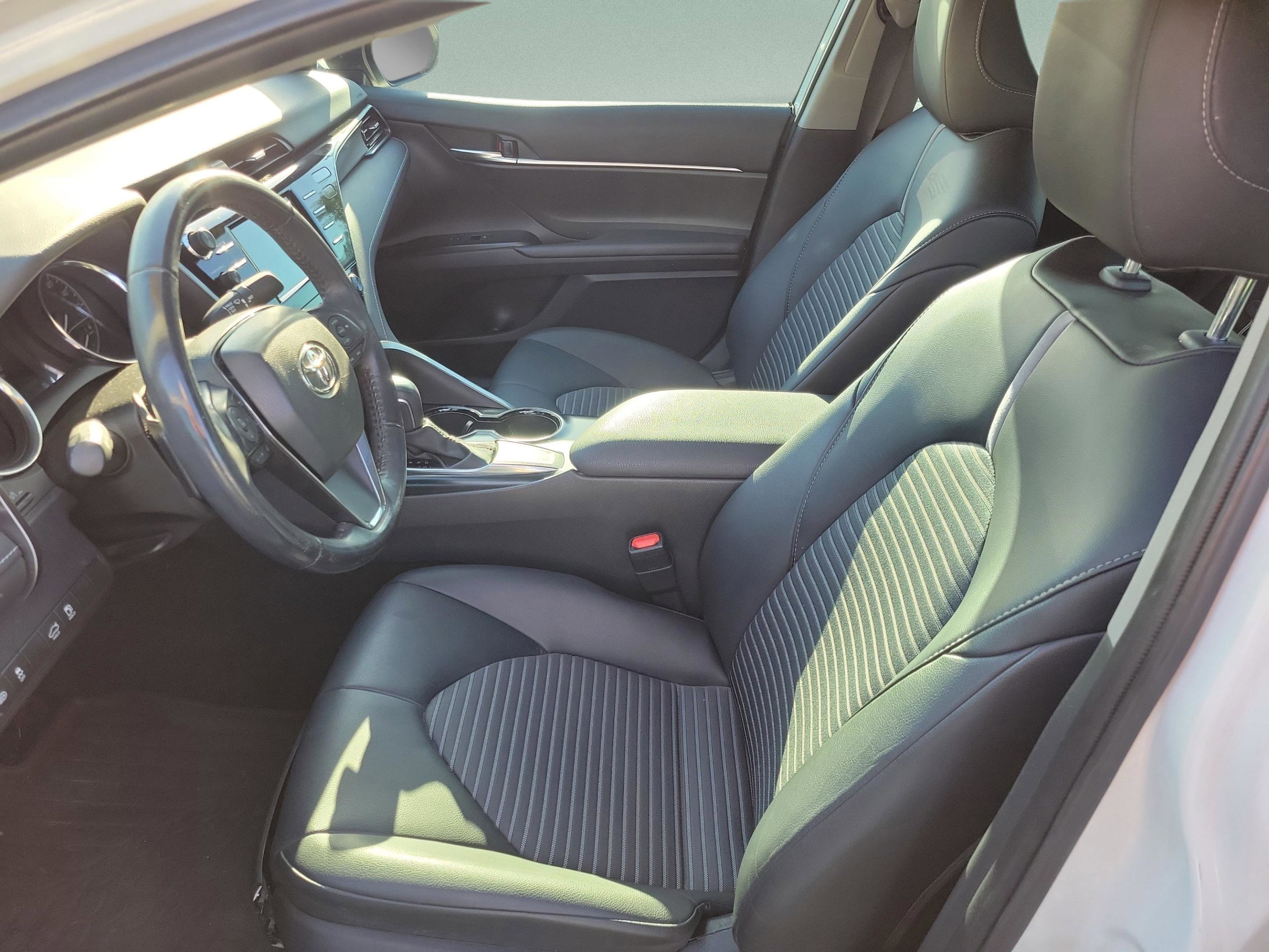 Used 2020 Toyota Camry SE image 10