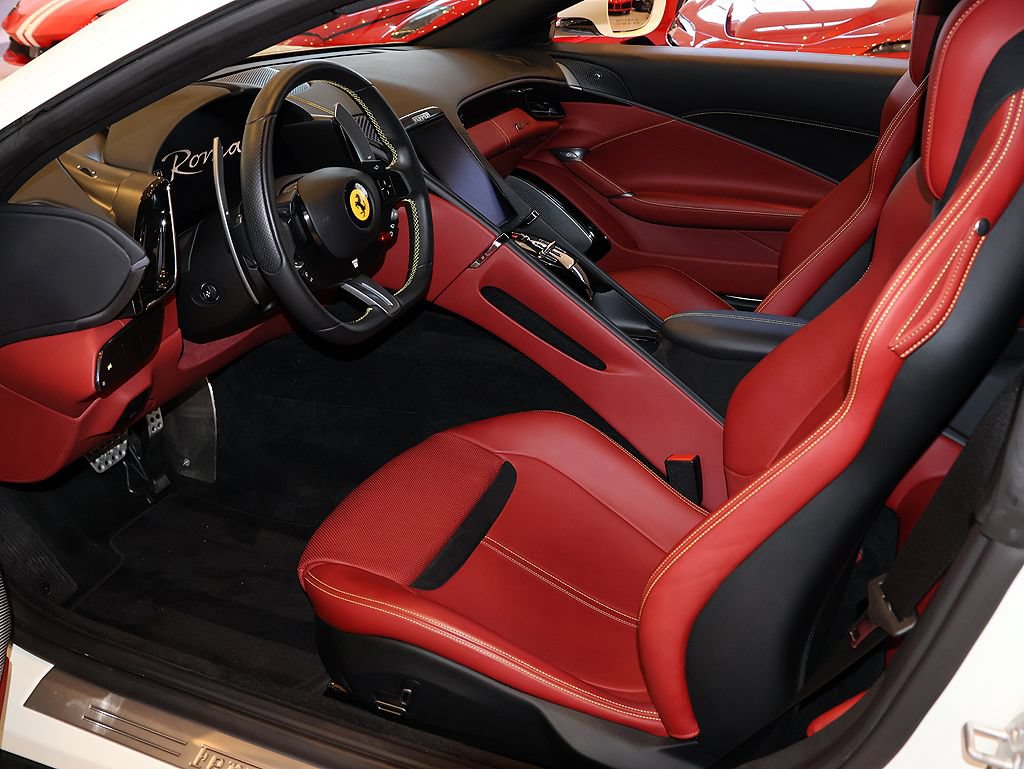 Used 2021 Ferrari Roma RWD image 4