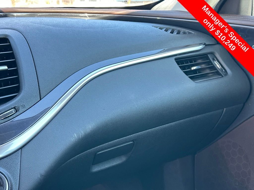 Used 2015 Chevrolet Impala LT w/ Convenience Package image 24