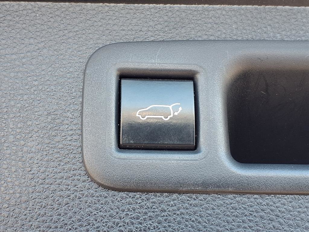 Certified 2021 Toyota Highlander XLE image 32