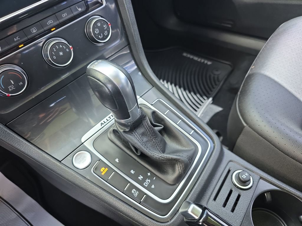 Used 2018 Volkswagen Golf Alltrack S AWD/4WD image 24