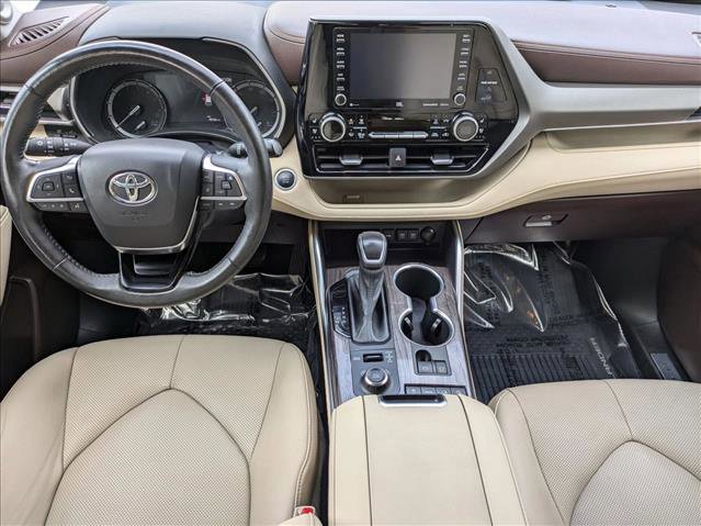 Used 2020 Toyota Highlander Limited image 17