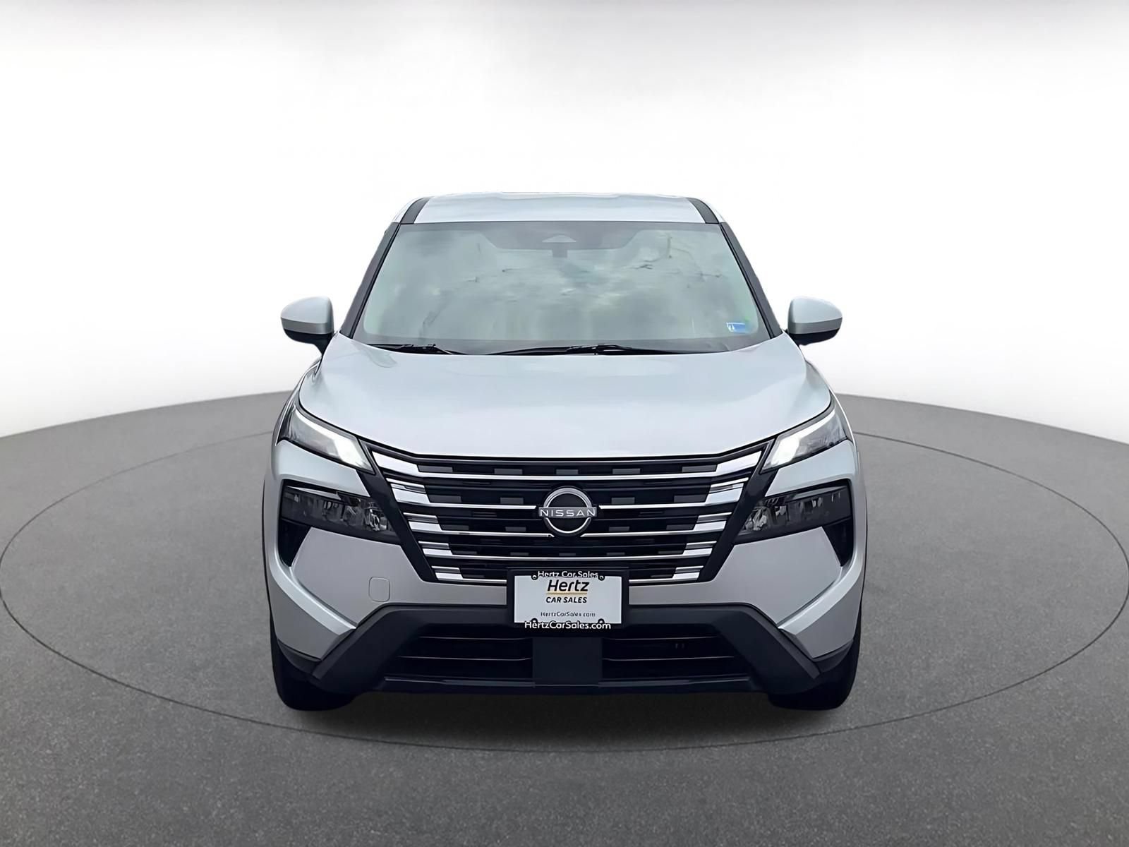 Used 2025 Nissan Rogue SV AWD/4WD image 4