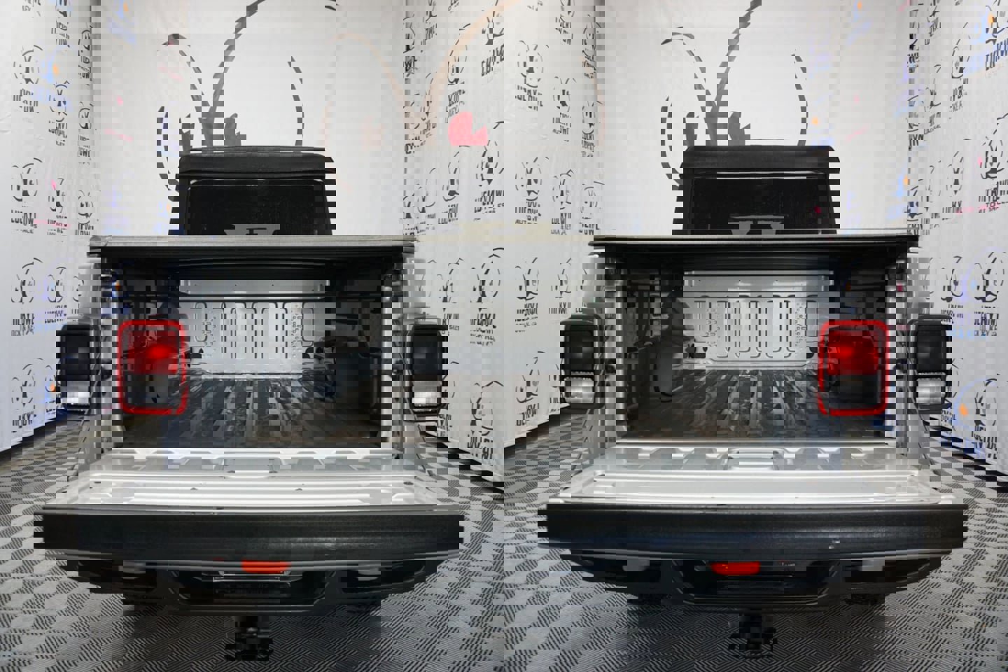 Used 2023 Jeep Gladiator Mojave w/ Trailer Tow Package image 9