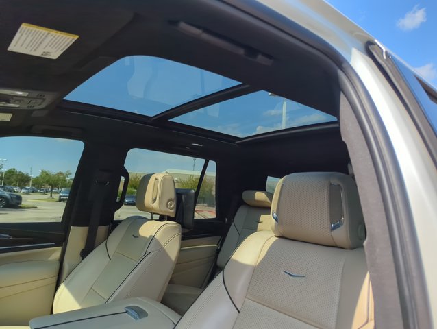 Used 2023 Cadillac Escalade Premium Luxury AWD/4WD image 24