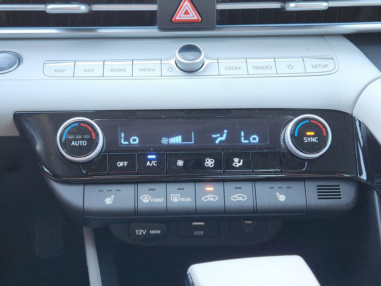 New 2026 Hyundai Elantra Limited FWD image 16