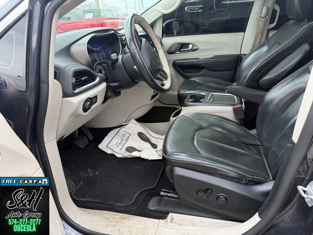 Used 2019 Chrysler Pacifica Limited image 4