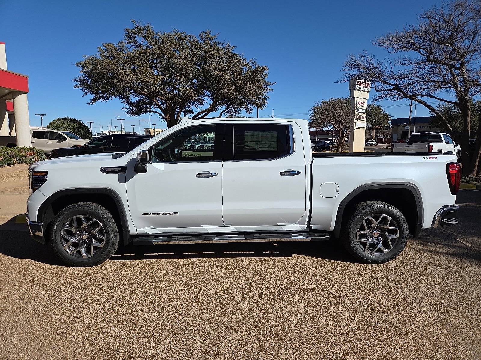 New 2026 GMC Sierra 1500 SLT image 2