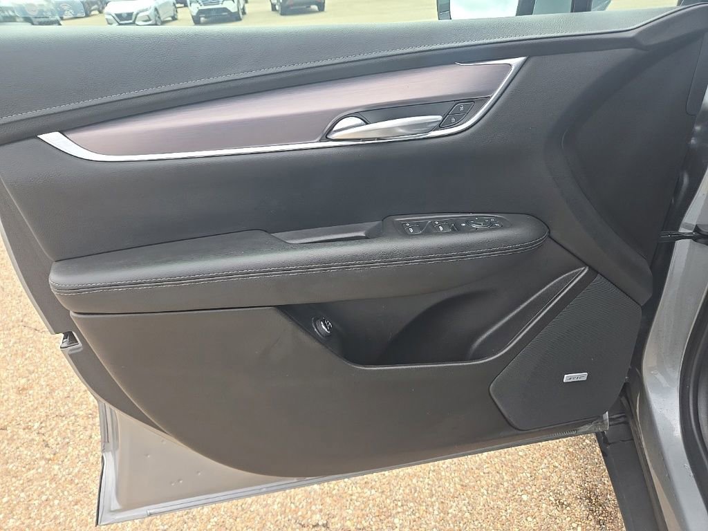 Used 2024 Cadillac XT5 Luxury AWD/4WD image 11