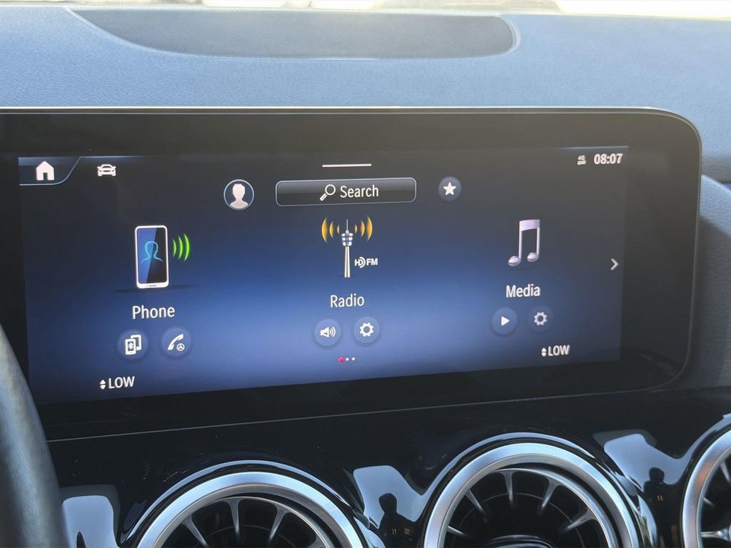 Used 2025 Mercedes-Benz GLA 250 image 10