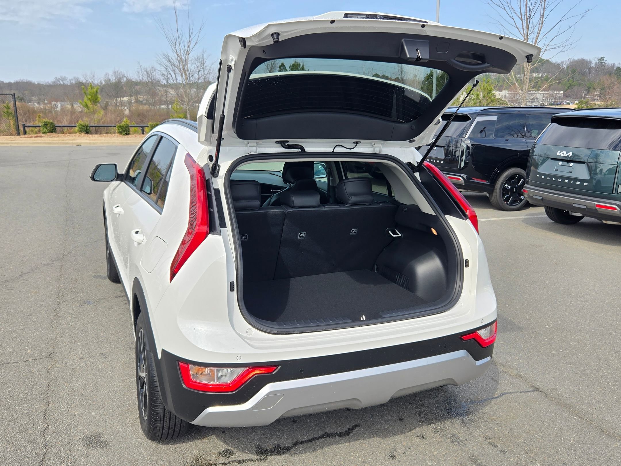 Used 2024 Kia Niro EX image 18