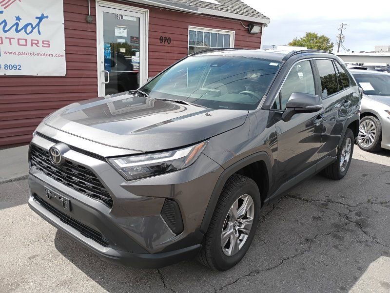Used 2023 Toyota RAV4 XLE image 1